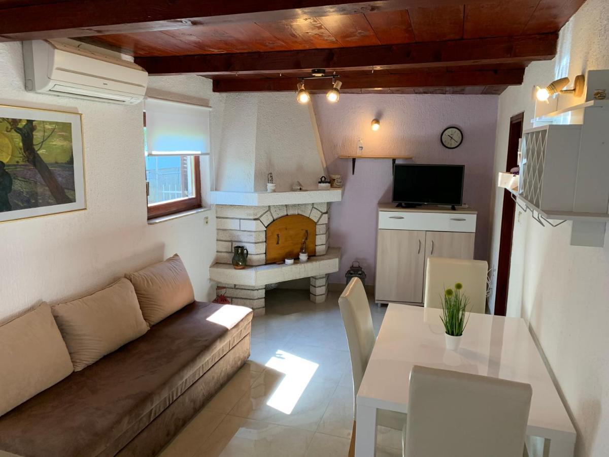 Holiday Home Dorina Pula Zewnętrze zdjęcie
