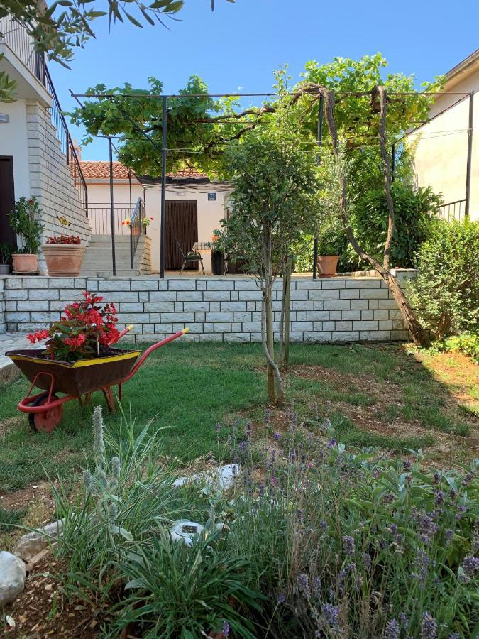 Holiday Home Dorina Pula Zewnętrze zdjęcie
