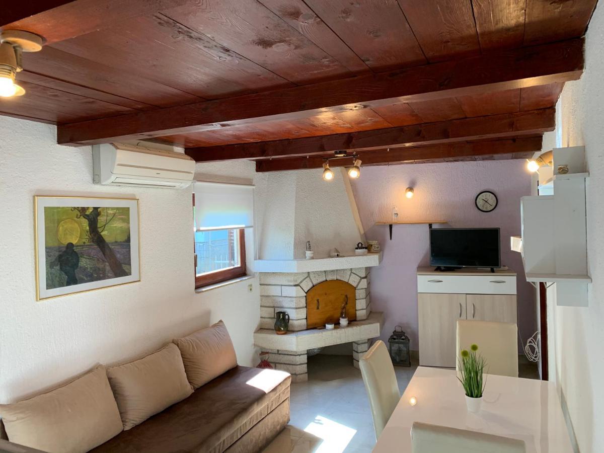 Holiday Home Dorina Pula Zewnętrze zdjęcie